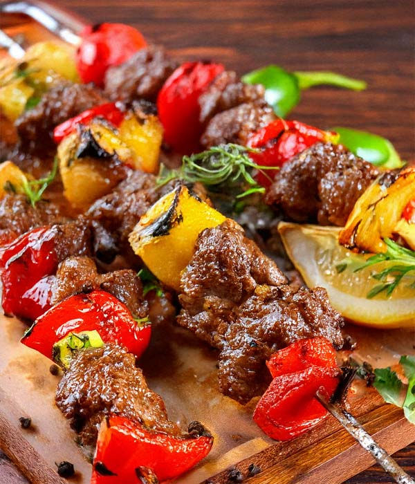Grilled beef kebabs with peppers and herbs at Fifth Avenue Taphouse New Brighton.